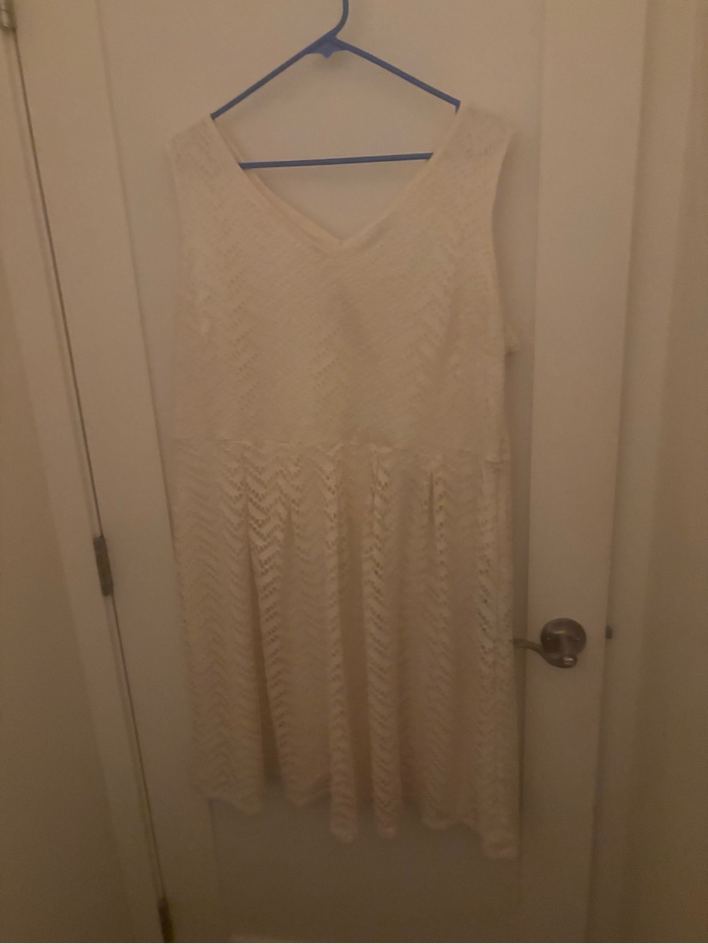 Sami & Jo Cream V-Neck Lace Midi Dress